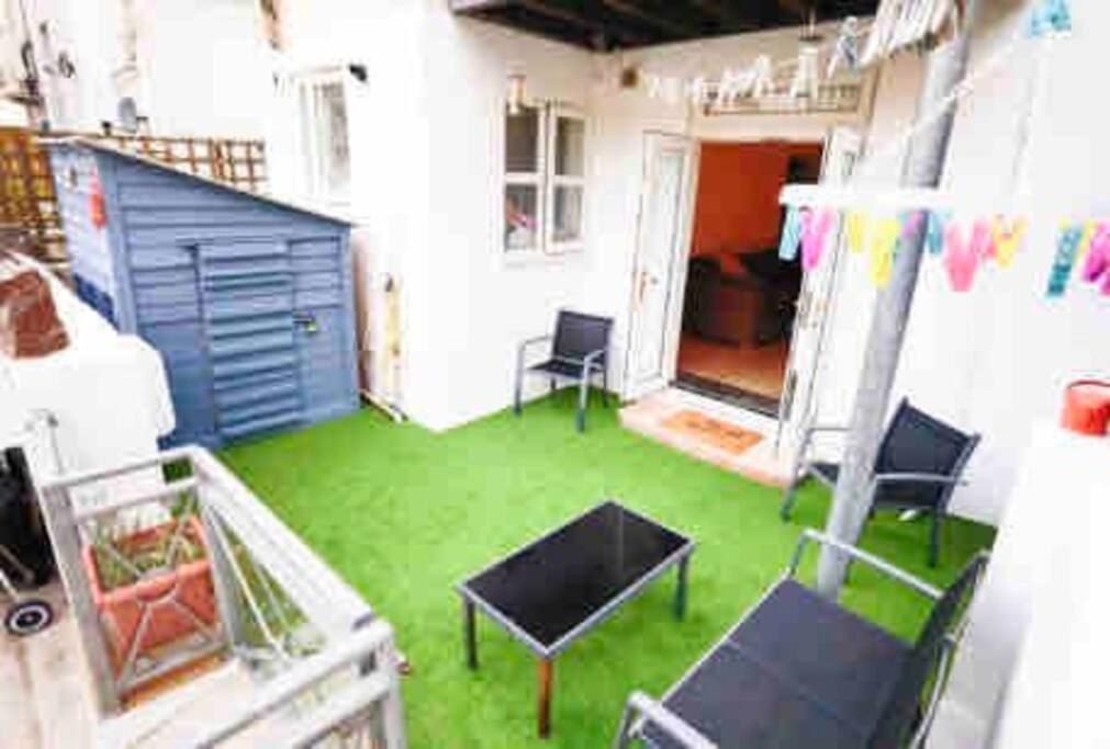 Lovely Two Bedroom Apartment, With Private Garden! 토키 외부 사진