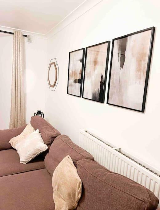 Lovely Two Bedroom Apartment, With Private Garden! 토키 외부 사진